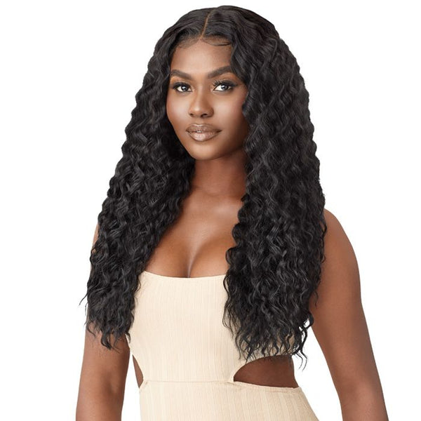 IIt's the Color For Me  Outre Lace Front Deluxe HD Lace Front Wig